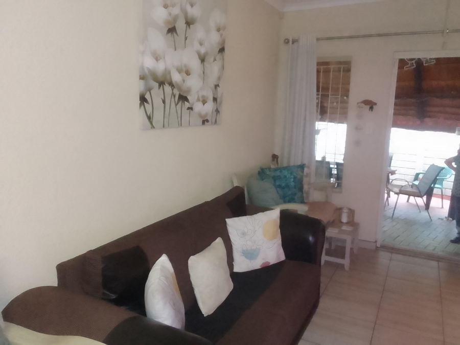 4 Bedroom Property for Sale in Geelhoutpark North West